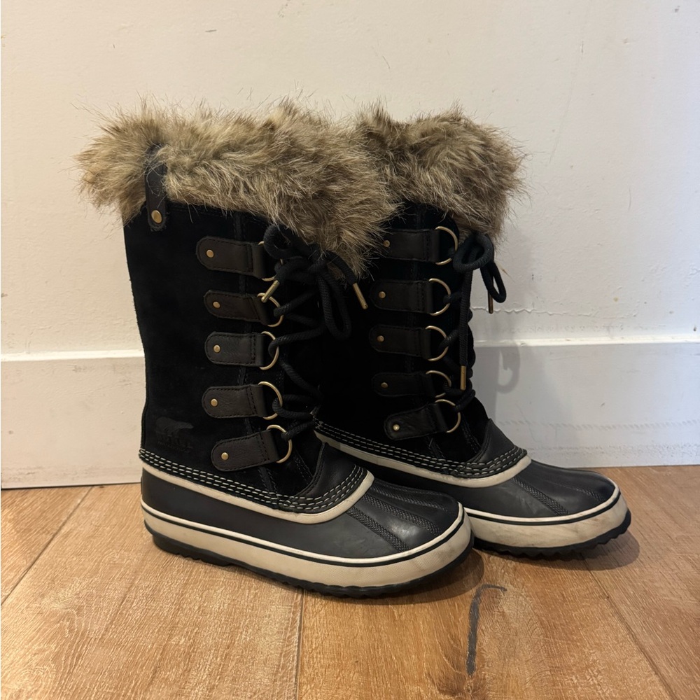 BNWOT Sorel Black Fur-Trimmed Winter Boots